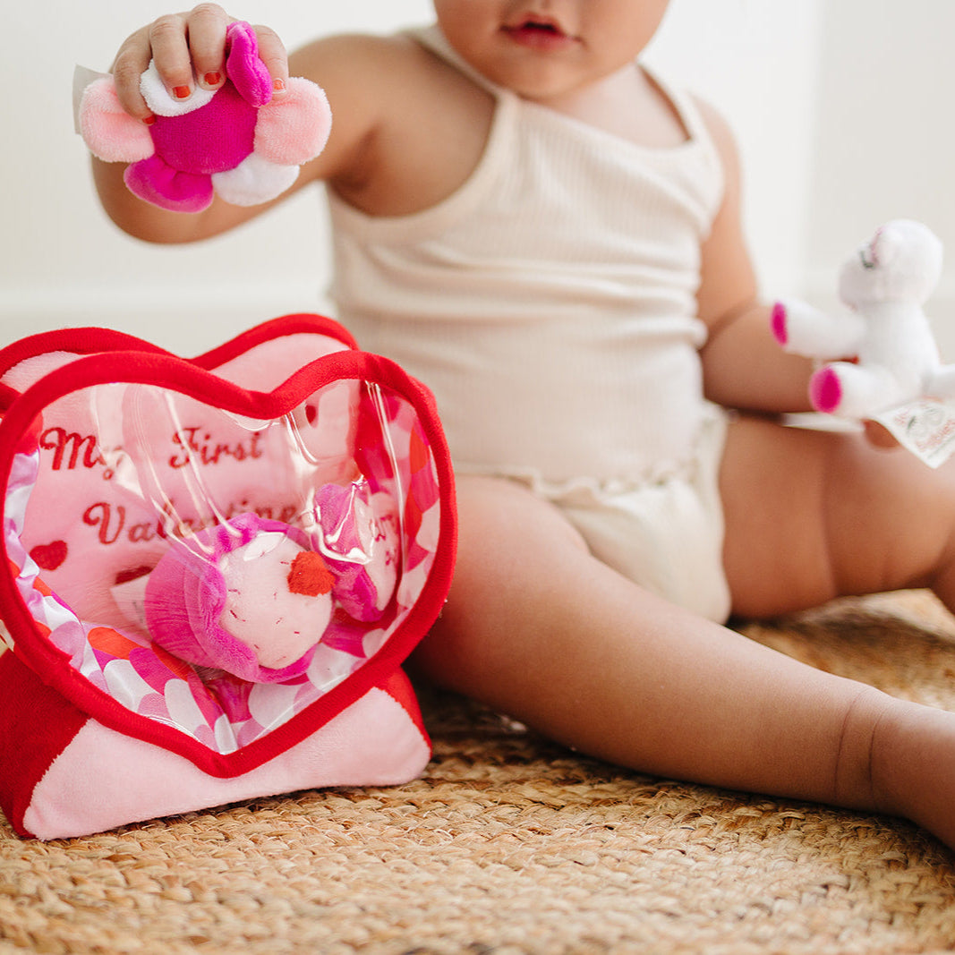 Valentine's Day Plush Fill & Spill Playset & Keepsake Gift with 4